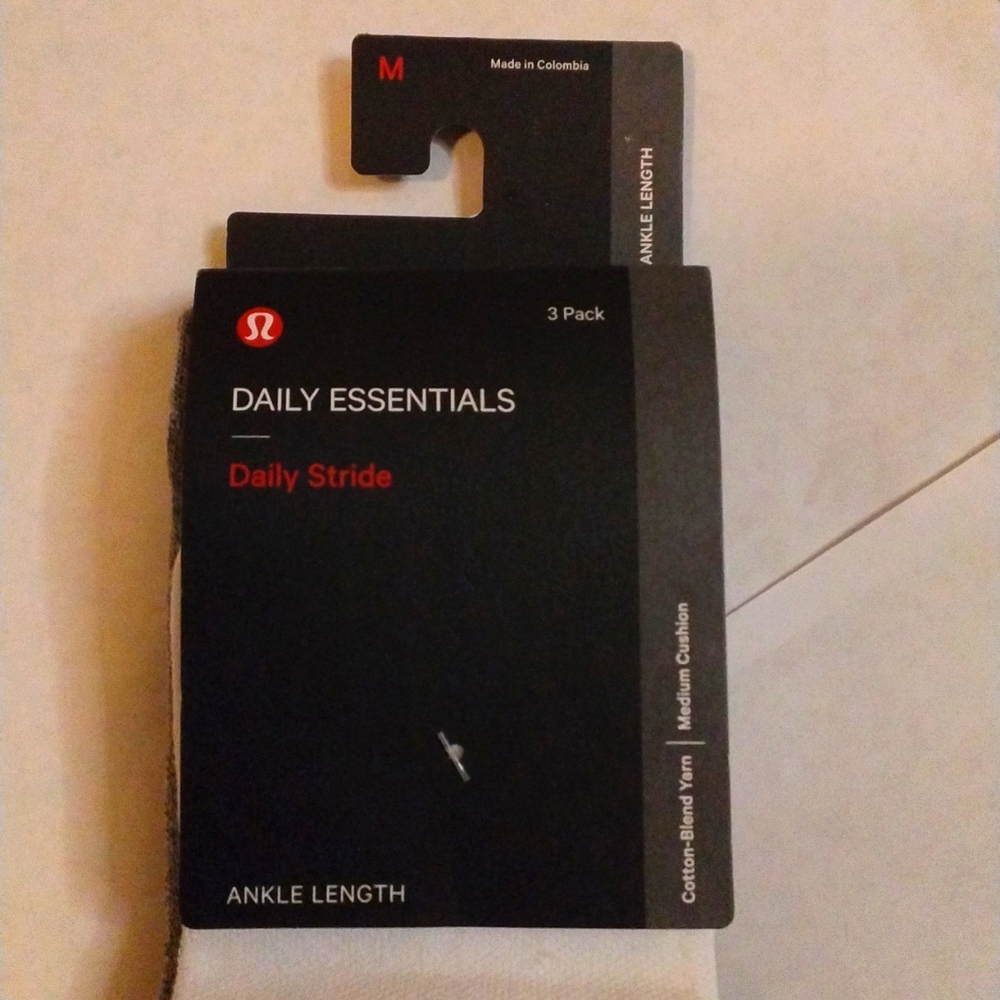 NWT Lululemon 3 packet socks ankle grey, blk, white
